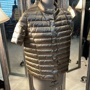 Gold, short sleeve puffer jacket